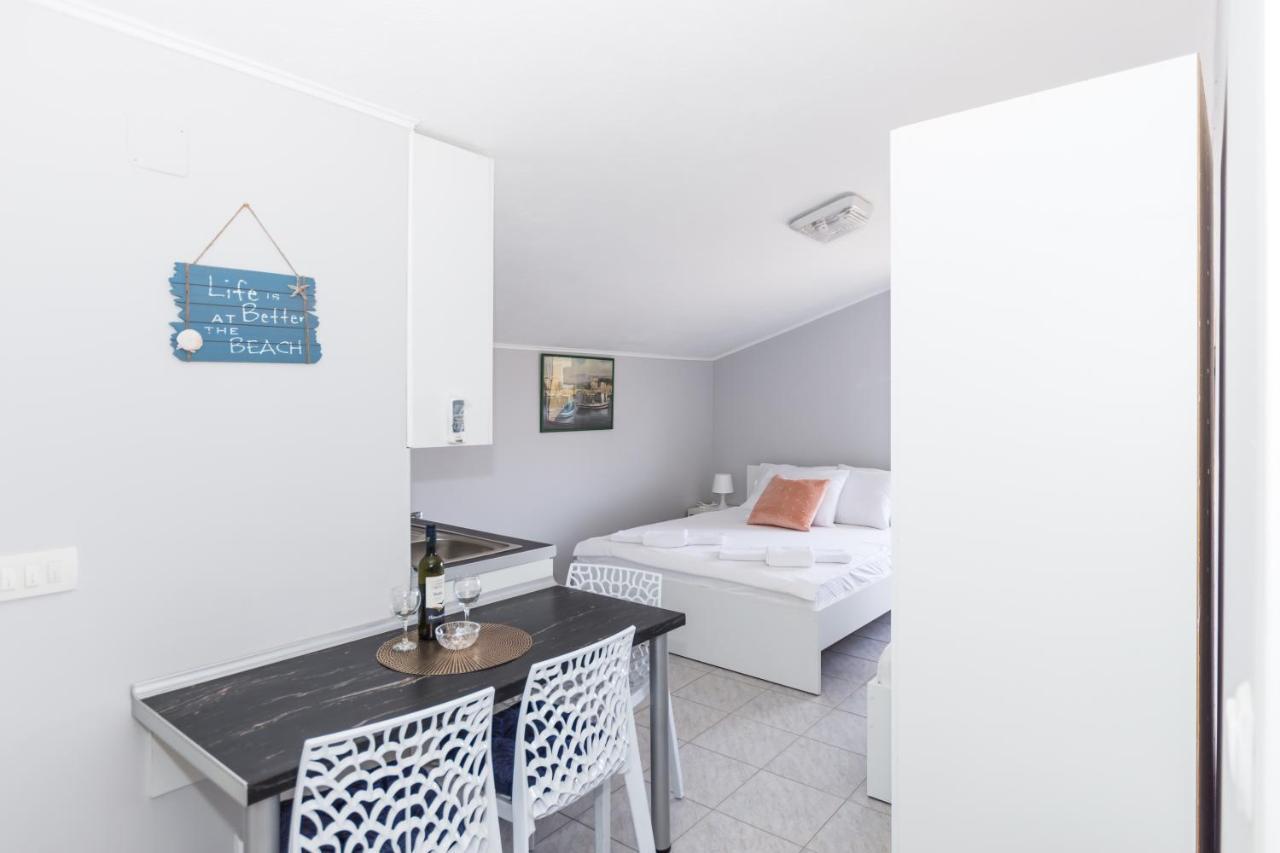 Apartments Dovana Kaštela Exterior foto